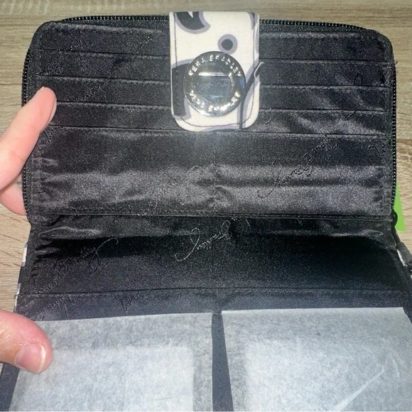 NWT Vera Bradley, Turn Lock  Wallet In The Print, Night And Day ￼ - Picture 7 of 8